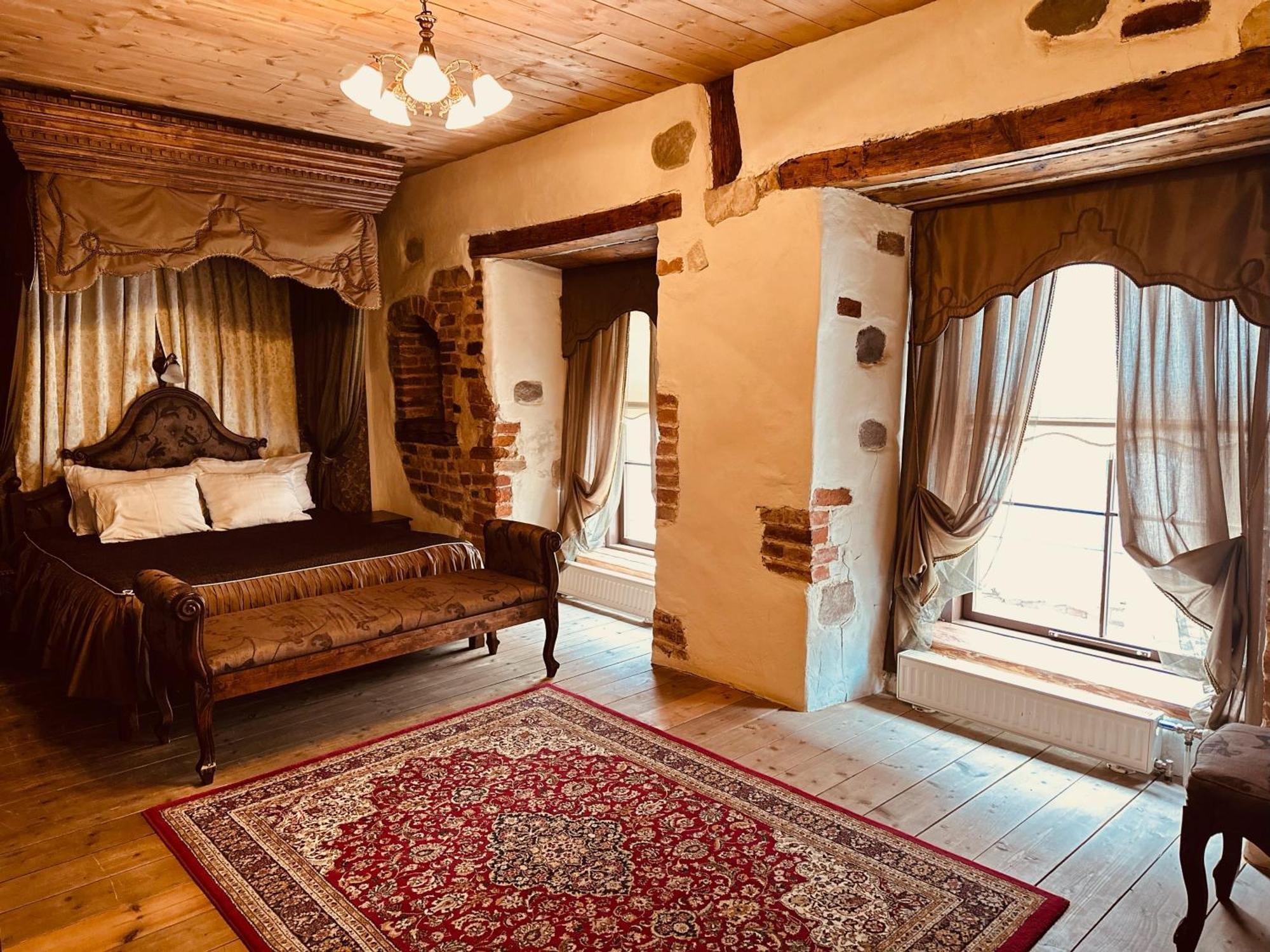 St. Peterburg Otel Pärnu Dış mekan fotoğraf